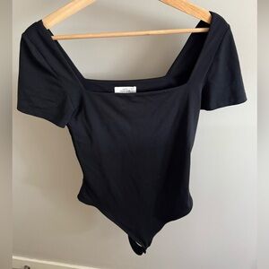 Black aritizia contour square neck bodysuit